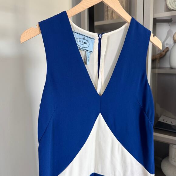 PRADA Color Block Royal Blue White V-Neckline Sleeveless Shift Dress 40 Mini 4 - Picture 2 of 6